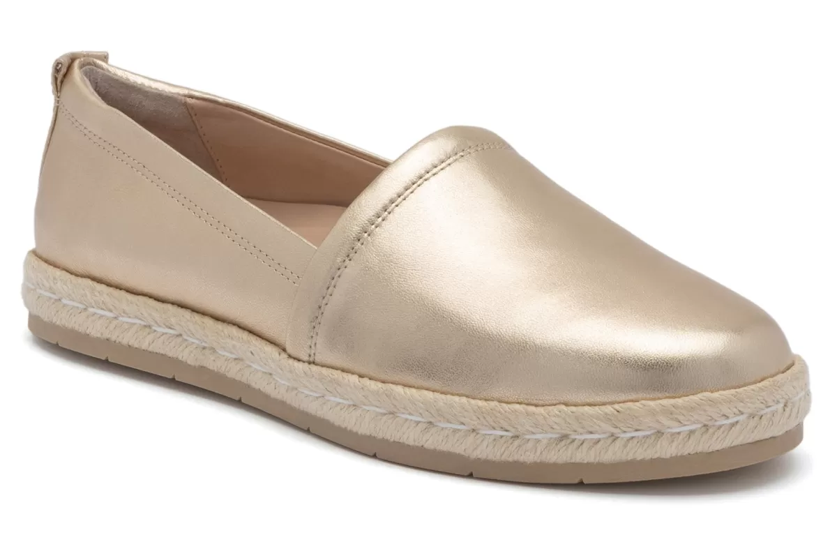 Discount Isle Slip On Women Standard | Education