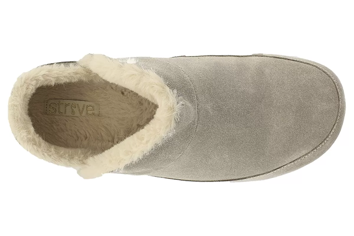 Shop Geneva Women Standard | Slippers